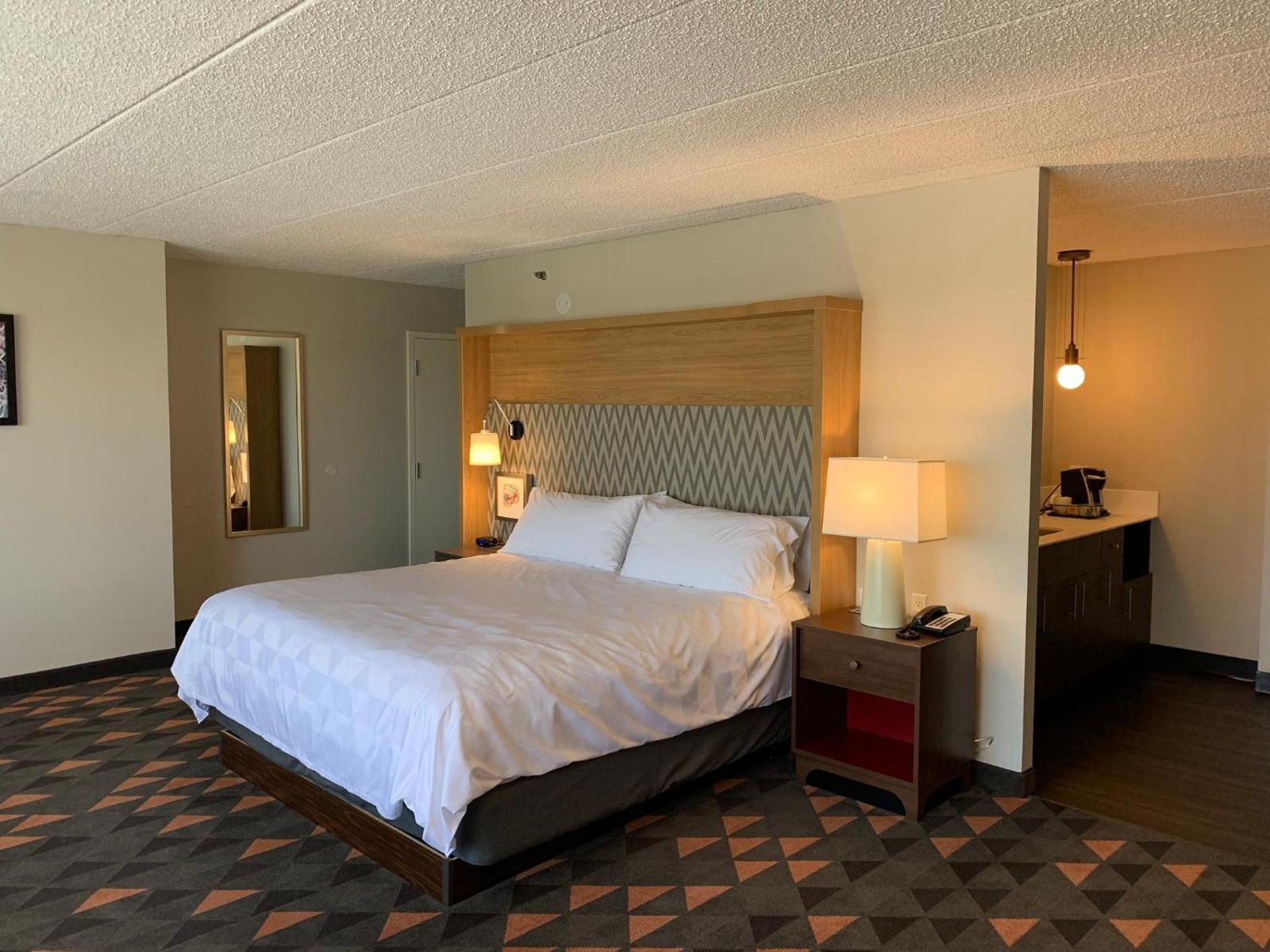 Holiday Inn Chicago Northwest/Crystal Lake/Convention Center