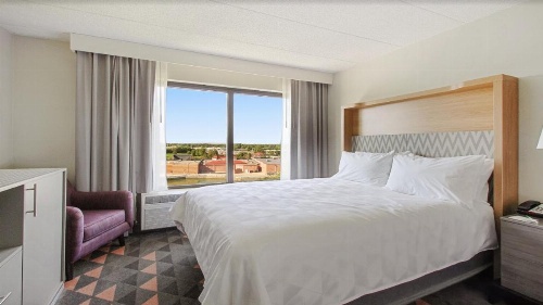 Holiday Inn Chicago Northwest/Crystal Lake/Convention Center image 5